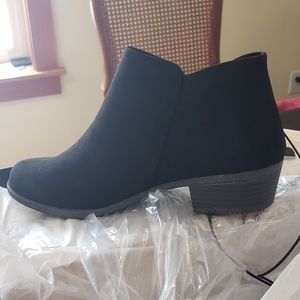 NWT Arizona Jean Co Black Booties